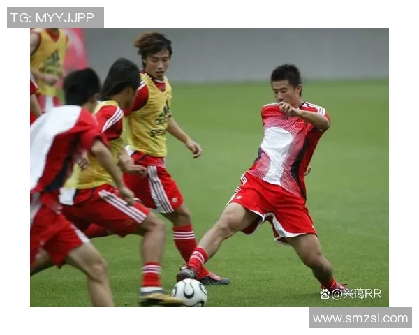 足球明星齐聚上海激情踢球引发球迷热潮盛况空前 足球明星齐聚上海激情踢球引发球迷热潮盛况空前