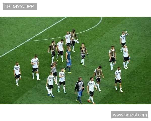 广州足球队在世界杯预选赛中以100分强势领跑积分榜展现强大实力 广州足球队在世界杯预选赛中以100分强势领跑积分榜展现强大实力